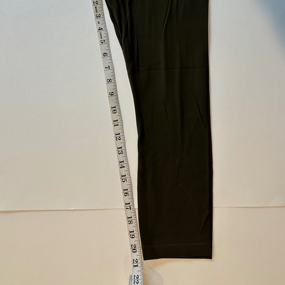 Lululemon Align Crop *21" -‎ No Size Tag / Yes Size Dot. - Picture 6 of 10